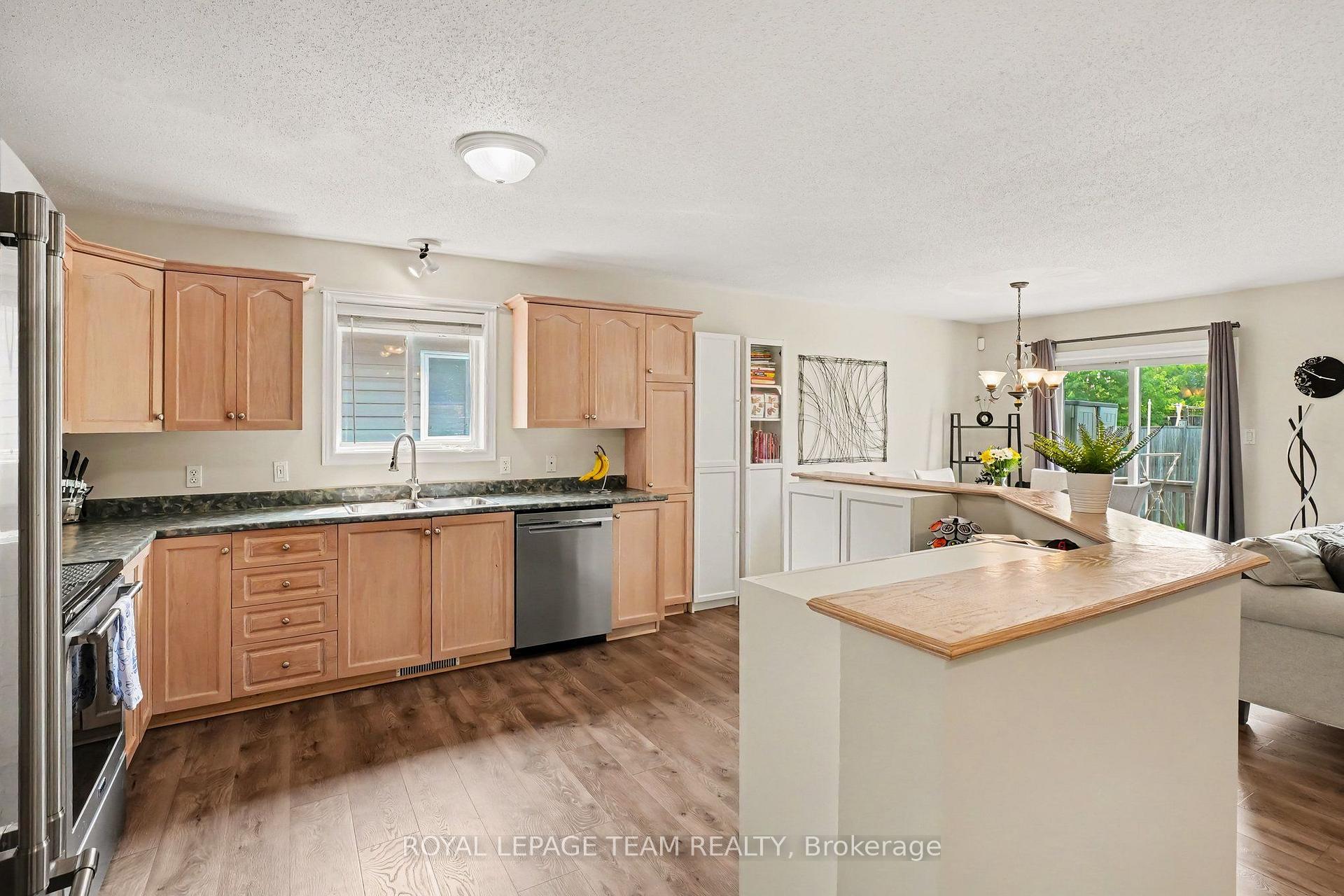 Photo 10 of 33 Prime Place, Carleton Place, Carleton Place — HOMEH