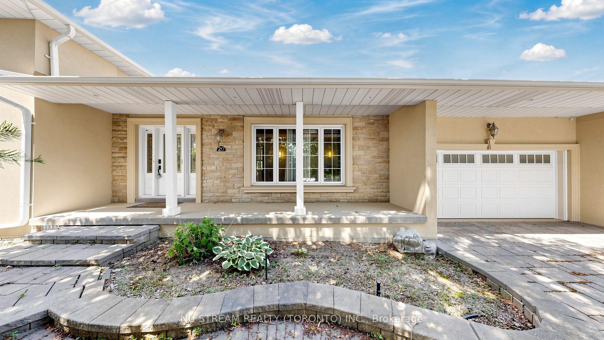Photo 4 of 20 Blackforest Drive, Richmond Hill, Oak Ridges — HOMEH