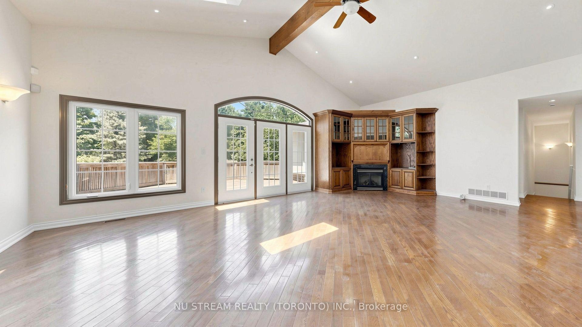 Photo 8 of 20 Blackforest Drive, Richmond Hill, Oak Ridges — HOMEH