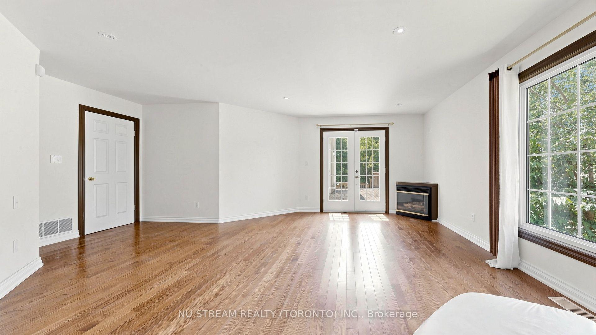 Photo 12 of 20 Blackforest Drive, Richmond Hill, Oak Ridges — HOMEH