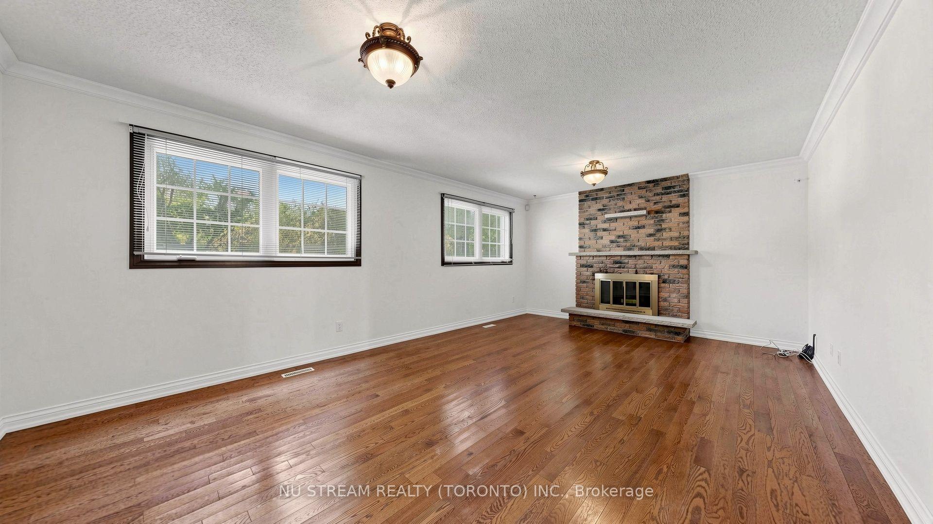 Photo 21 of 20 Blackforest Drive, Richmond Hill, Oak Ridges — HOMEH