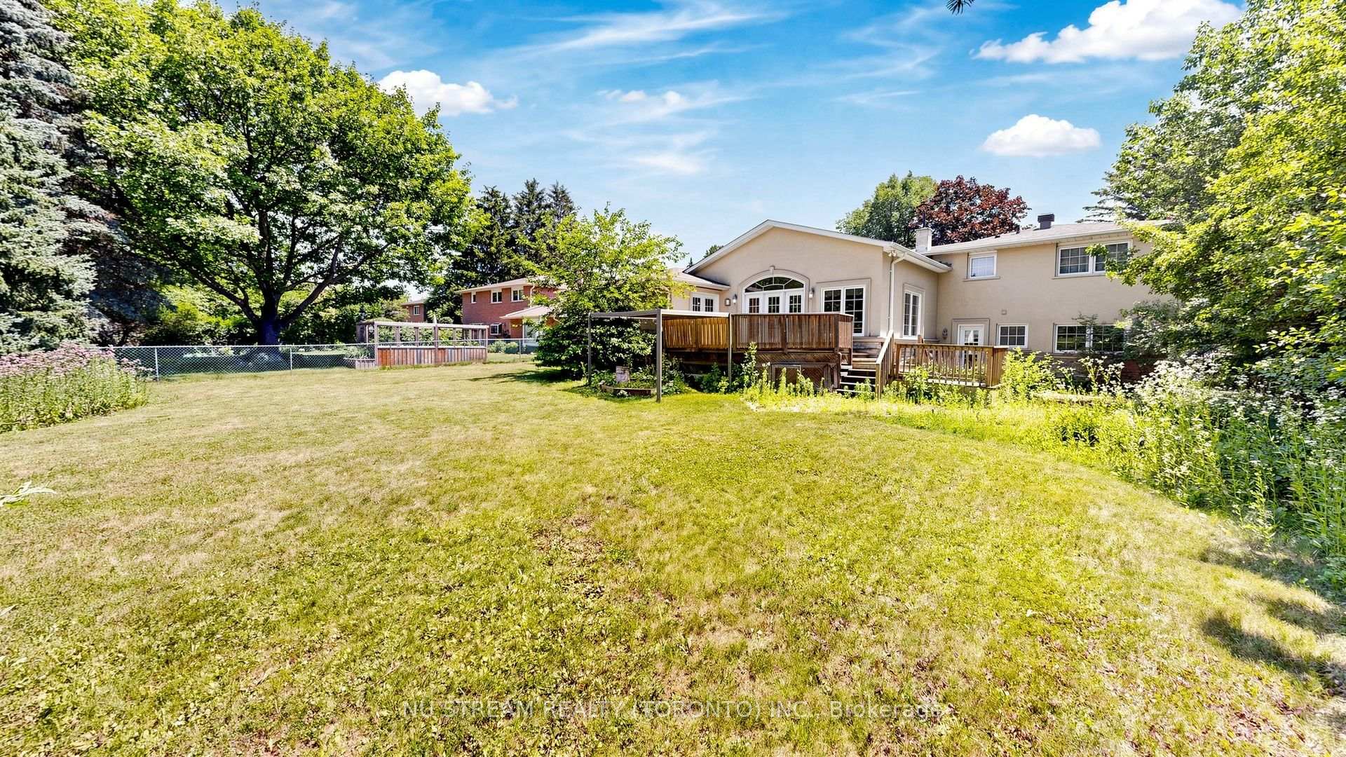 Photo 29 of 20 Blackforest Drive, Richmond Hill, Oak Ridges — HOMEH