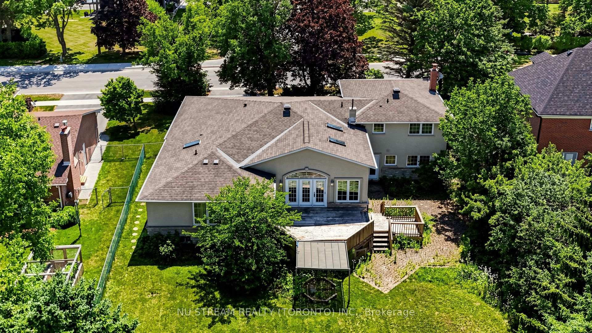 Photo 33 of 20 Blackforest Drive, Richmond Hill, Oak Ridges — HOMEH