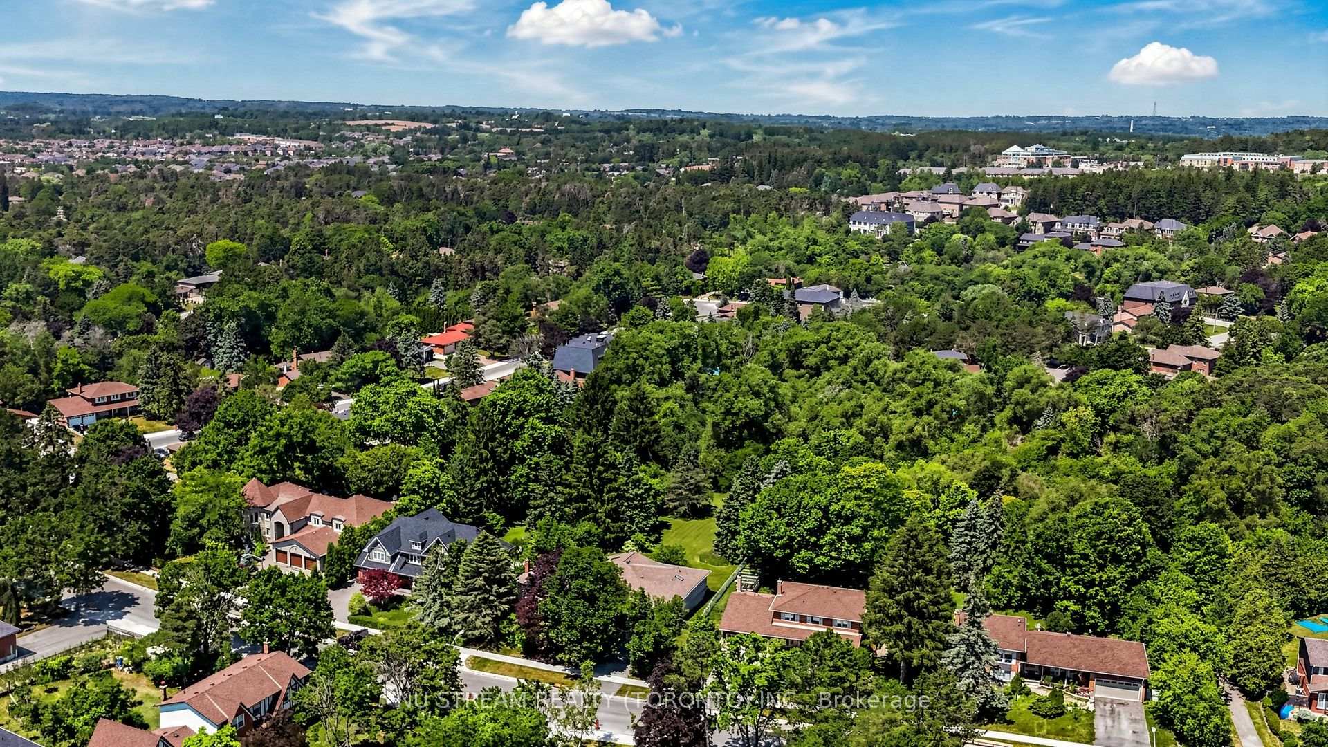 Photo 34 of 20 Blackforest Drive, Richmond Hill, Oak Ridges — HOMEH