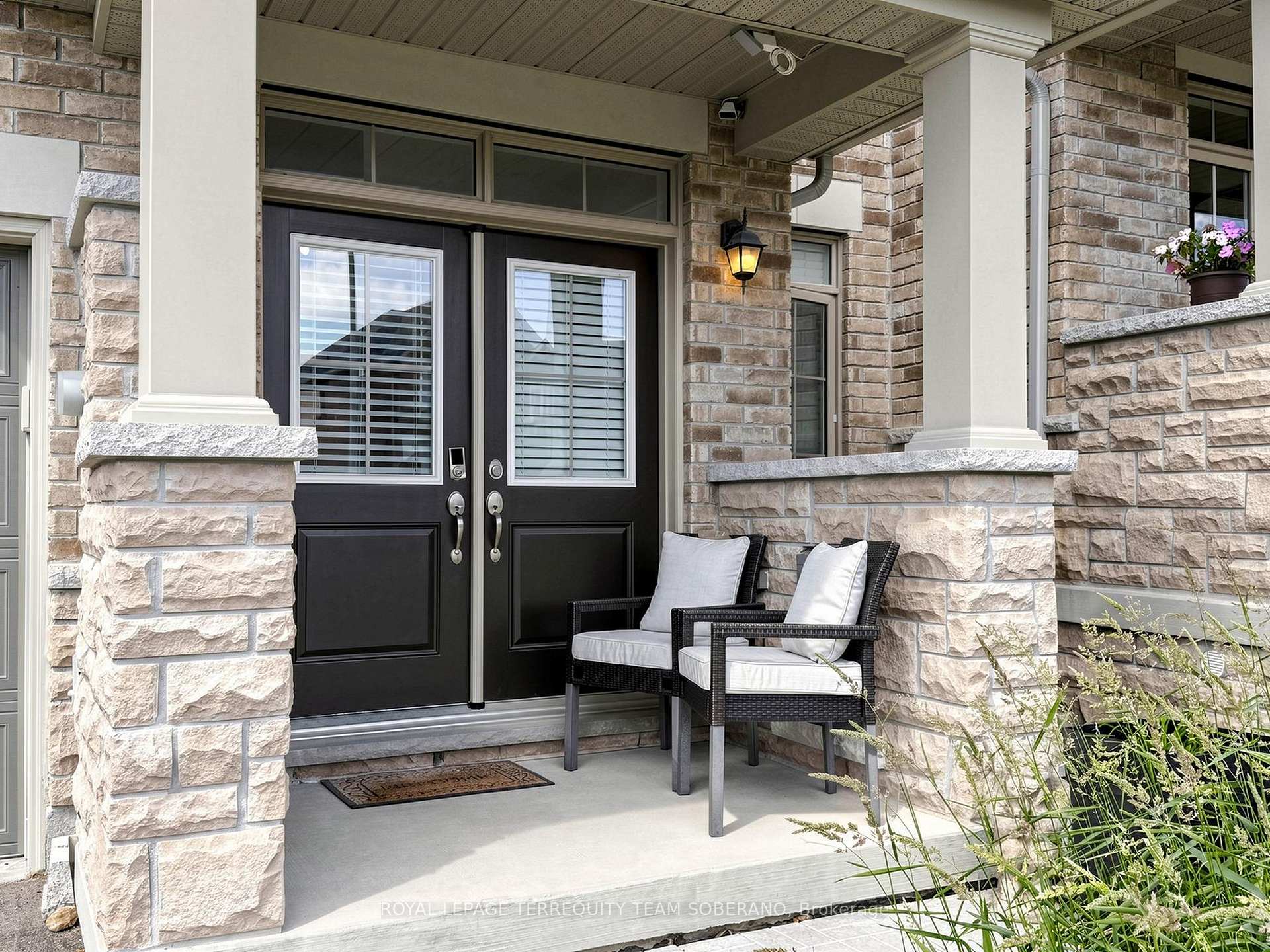Photo 3 of 1516 Farrow Crescent, Innisfil, Alcona — HOMEH