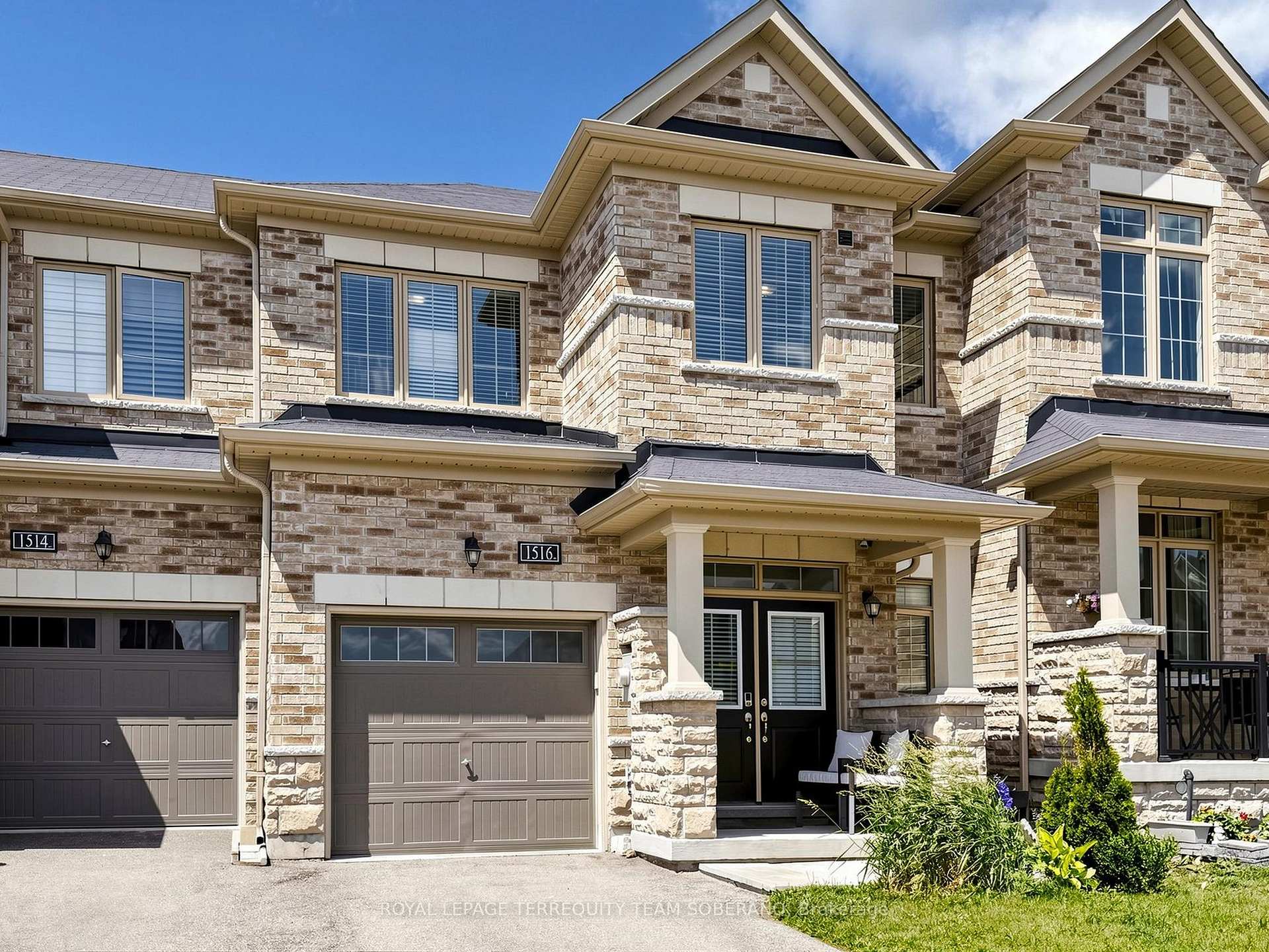 Photo 4 of 1516 Farrow Crescent, Innisfil, Alcona — HOMEH