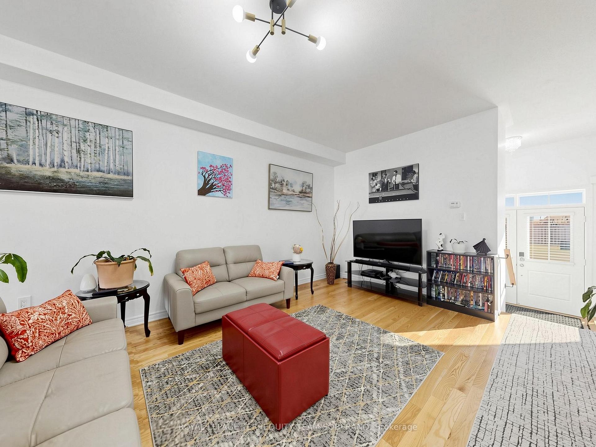 Photo 10 of 1516 Farrow Crescent, Innisfil, Alcona — HOMEH