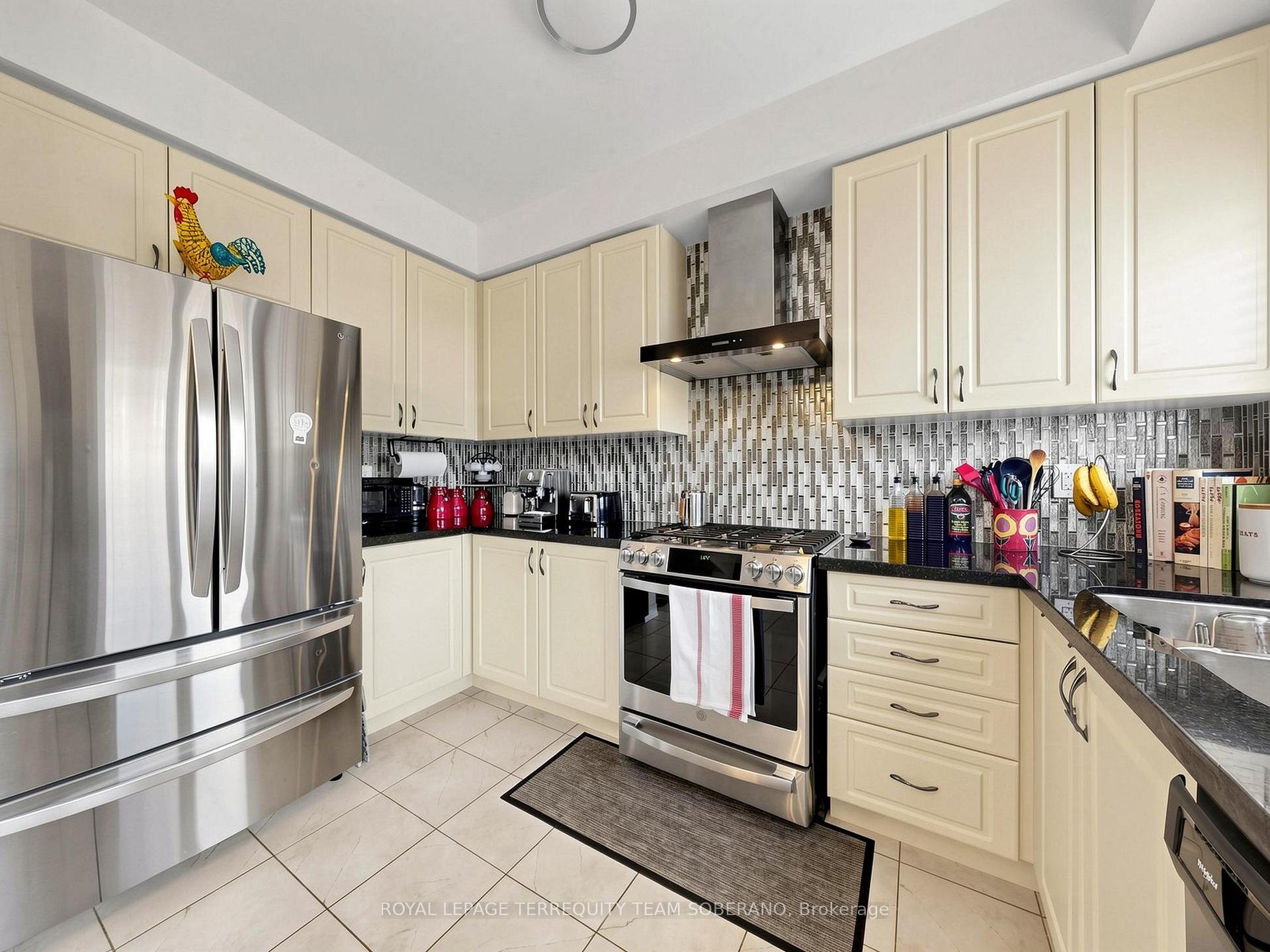 Photo 18 of 1516 Farrow Crescent, Innisfil, Alcona — HOMEH