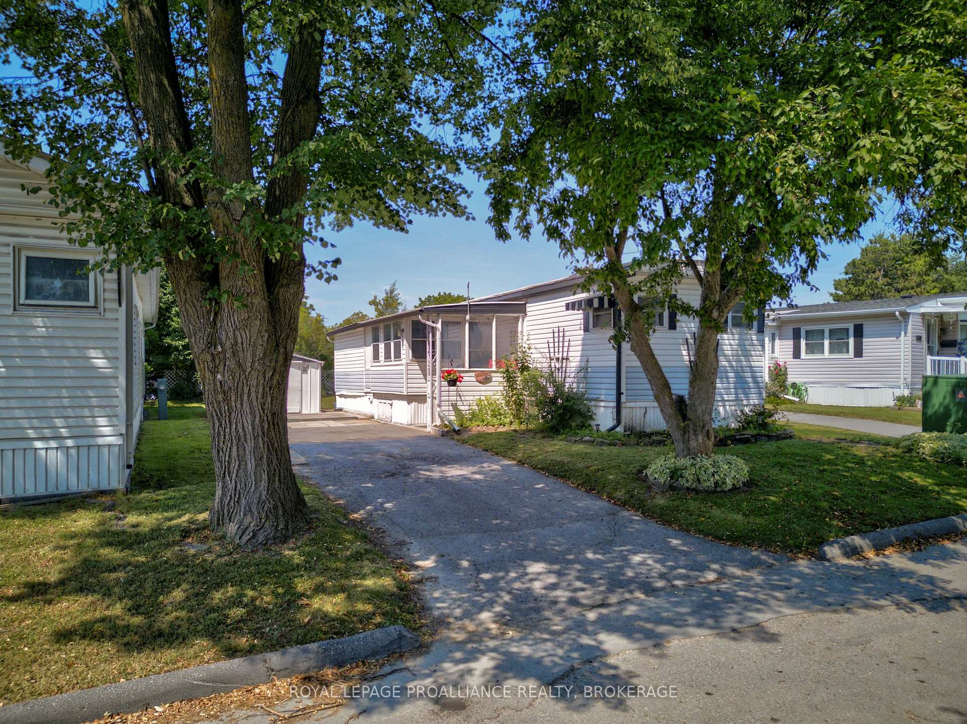 Photo 2 of 39 Worthington Way, Kingston, Rideau — HOMEH