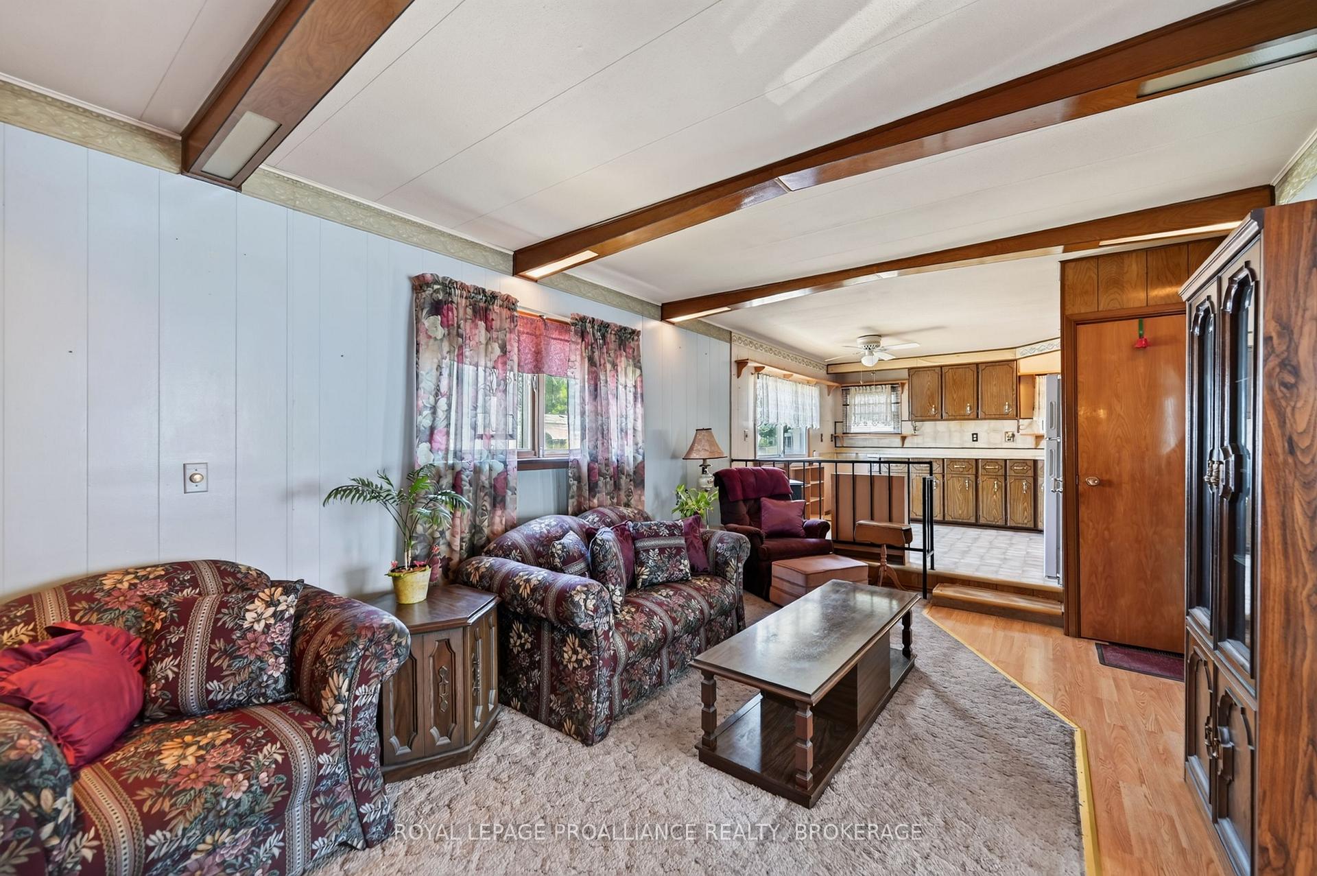Photo 6 of 39 Worthington Way, Kingston, Rideau — HOMEH