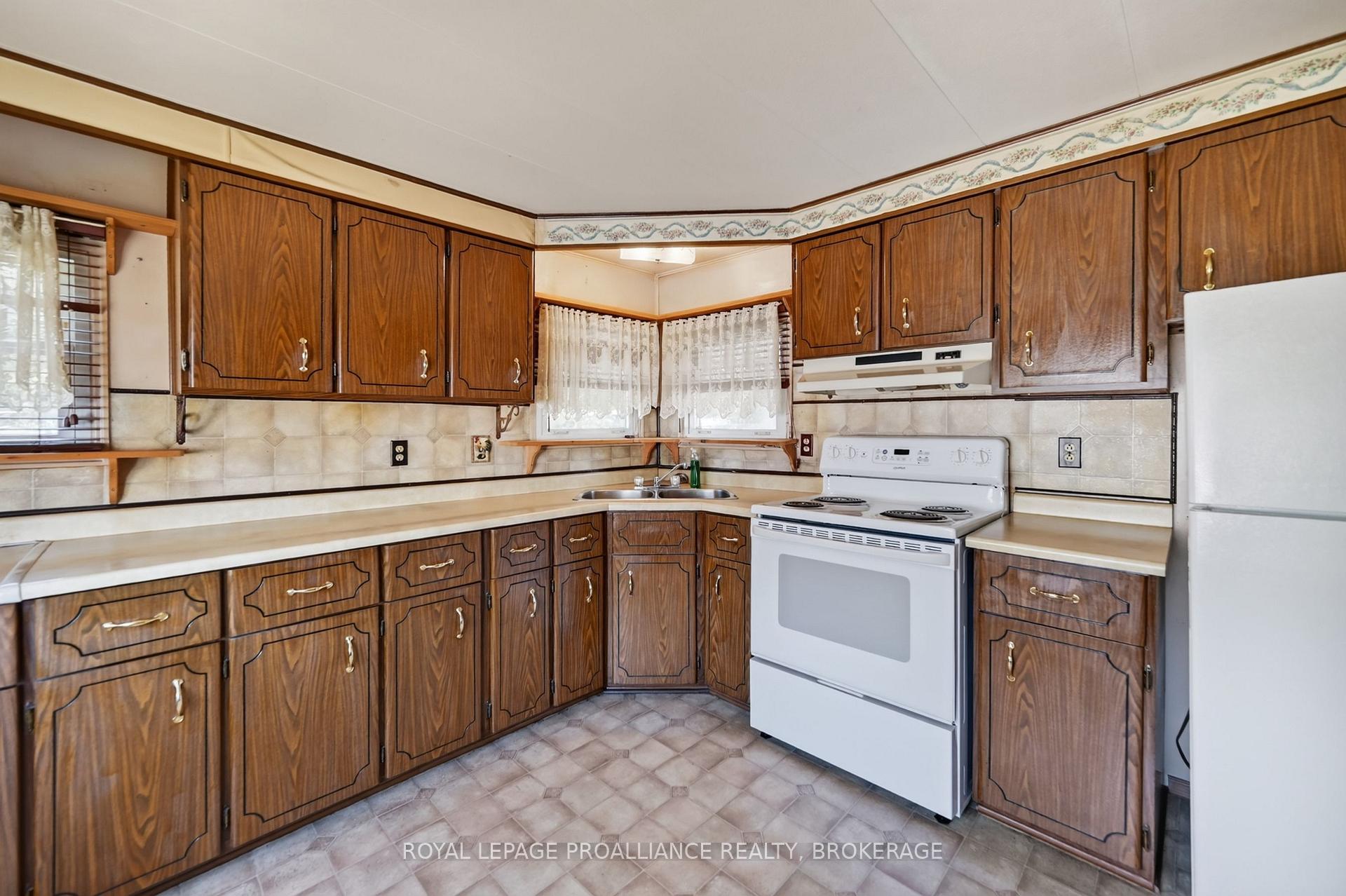 Photo 9 of 39 Worthington Way, Kingston, Rideau — HOMEH