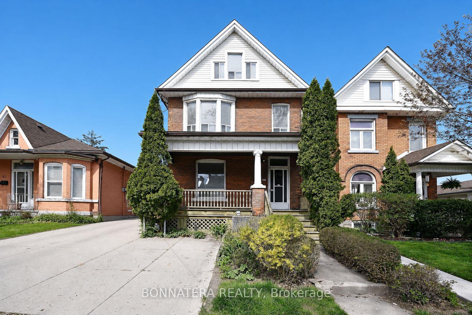 Front of Unit Basemen, 47 Emerald Street