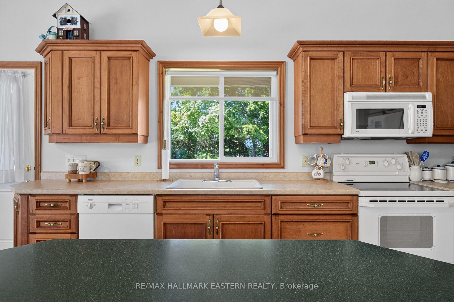 Photo 20 of 734 Duffus Drive, Selwyn — HOMEH