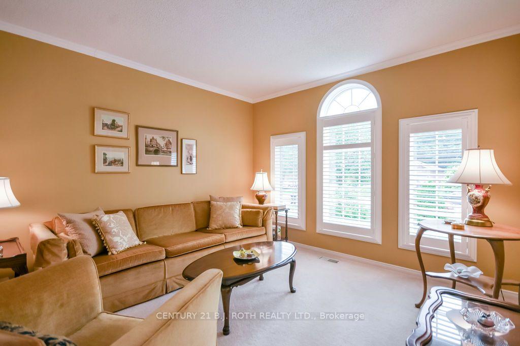 Photo 5 of 62 Benson Drive, Barrie, Northwest — HOMEH