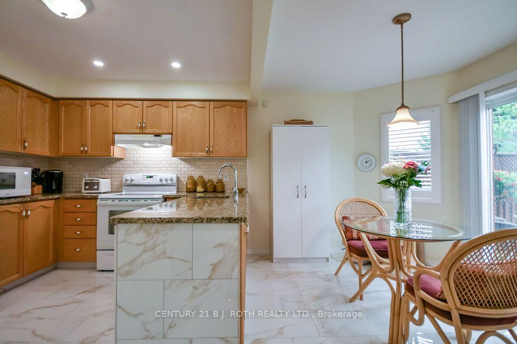 Photo 11 of 62 Benson Drive, Barrie, Northwest — HOMEH