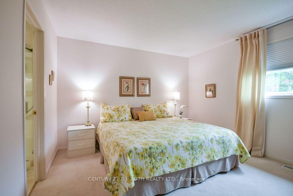 Photo 17 of 62 Benson Drive, Barrie, Northwest — HOMEH
