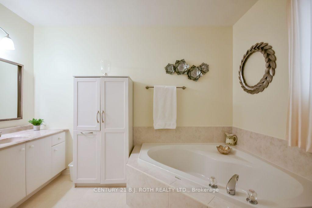 Photo 19 of 62 Benson Drive, Barrie, Northwest — HOMEH