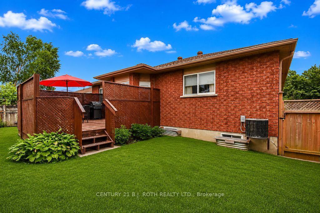 Photo 32 of 62 Benson Drive, Barrie, Northwest — HOMEH