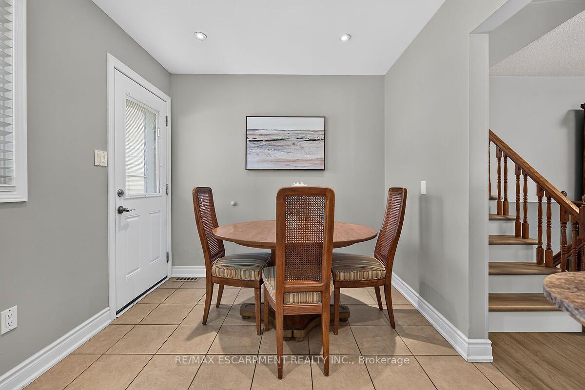 Photo 8 of 166 Athenia Drive, Hamilton, Stoney Creek — HOMEH