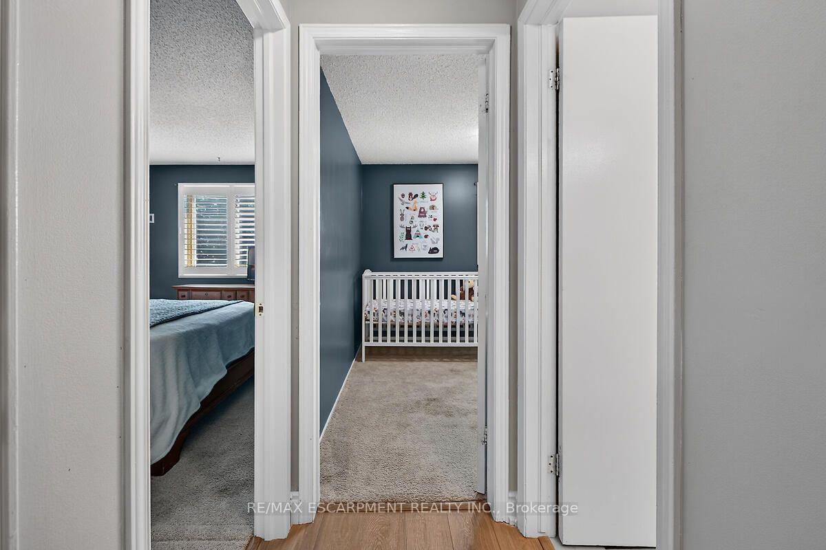 Photo 14 of 166 Athenia Drive, Hamilton, Stoney Creek — HOMEH