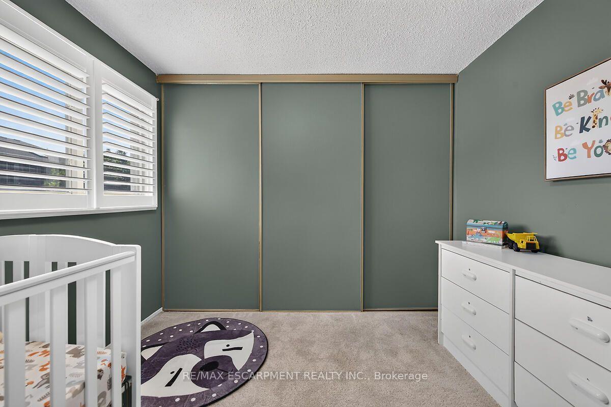 Photo 19 of 166 Athenia Drive, Hamilton, Stoney Creek — HOMEH