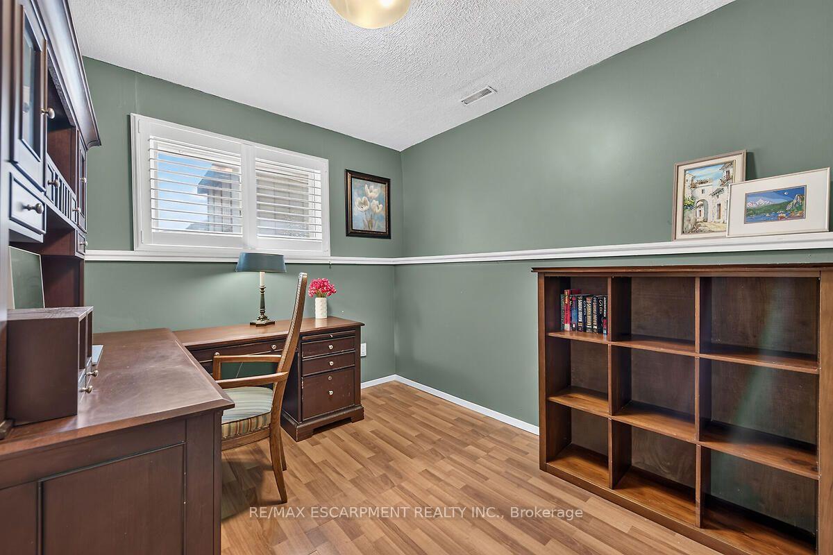 Photo 20 of 166 Athenia Drive, Hamilton, Stoney Creek — HOMEH