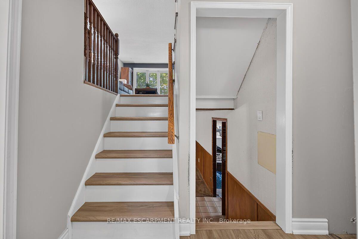 Photo 22 of 166 Athenia Drive, Hamilton, Stoney Creek — HOMEH