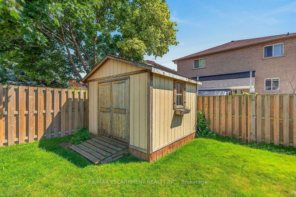 Photo 33 of 166 Athenia Drive, Hamilton, Stoney Creek — HOMEH