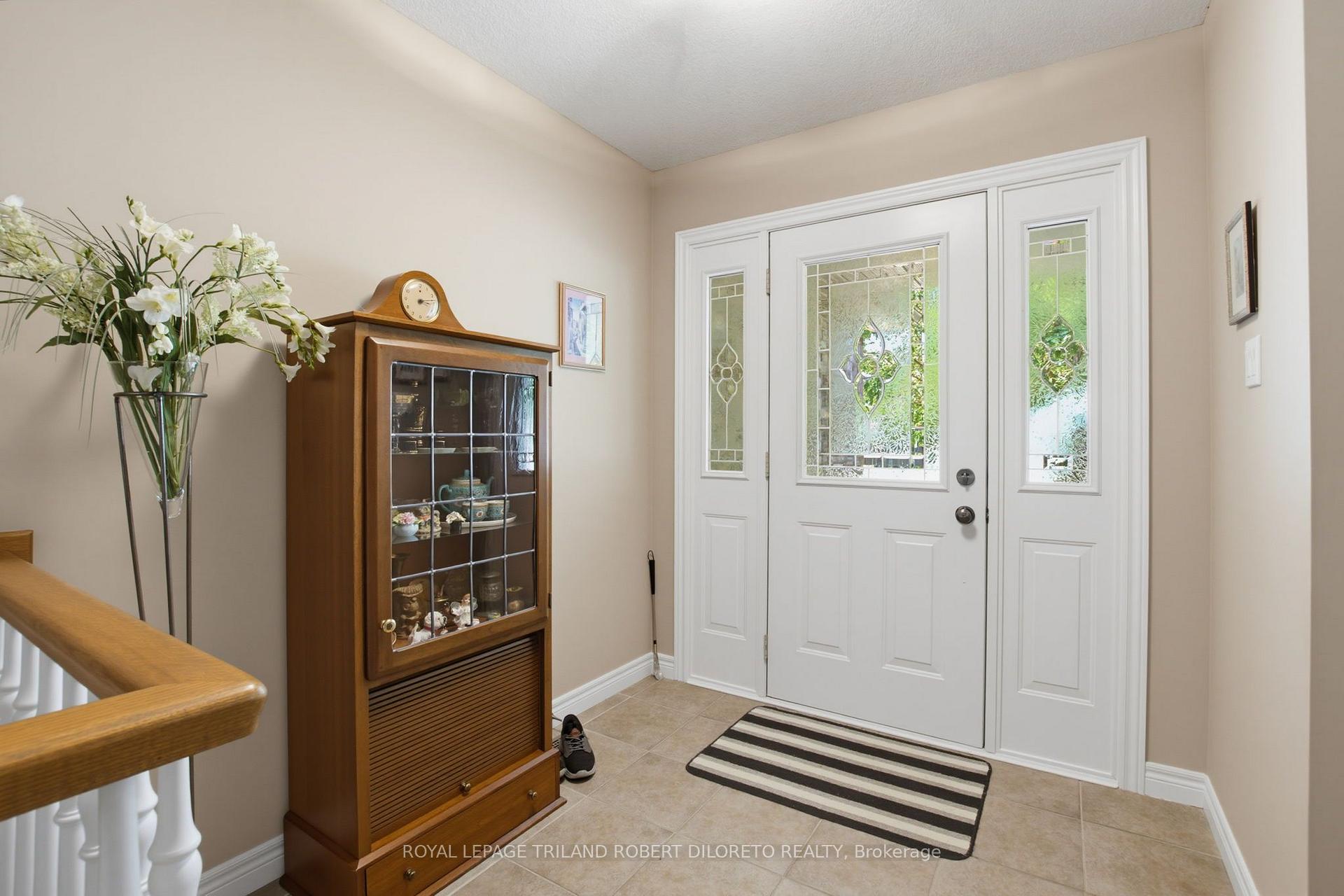 Photo 10 of 9989 Oxbow Drive, Middlesex Centre, Komoka — HOMEH