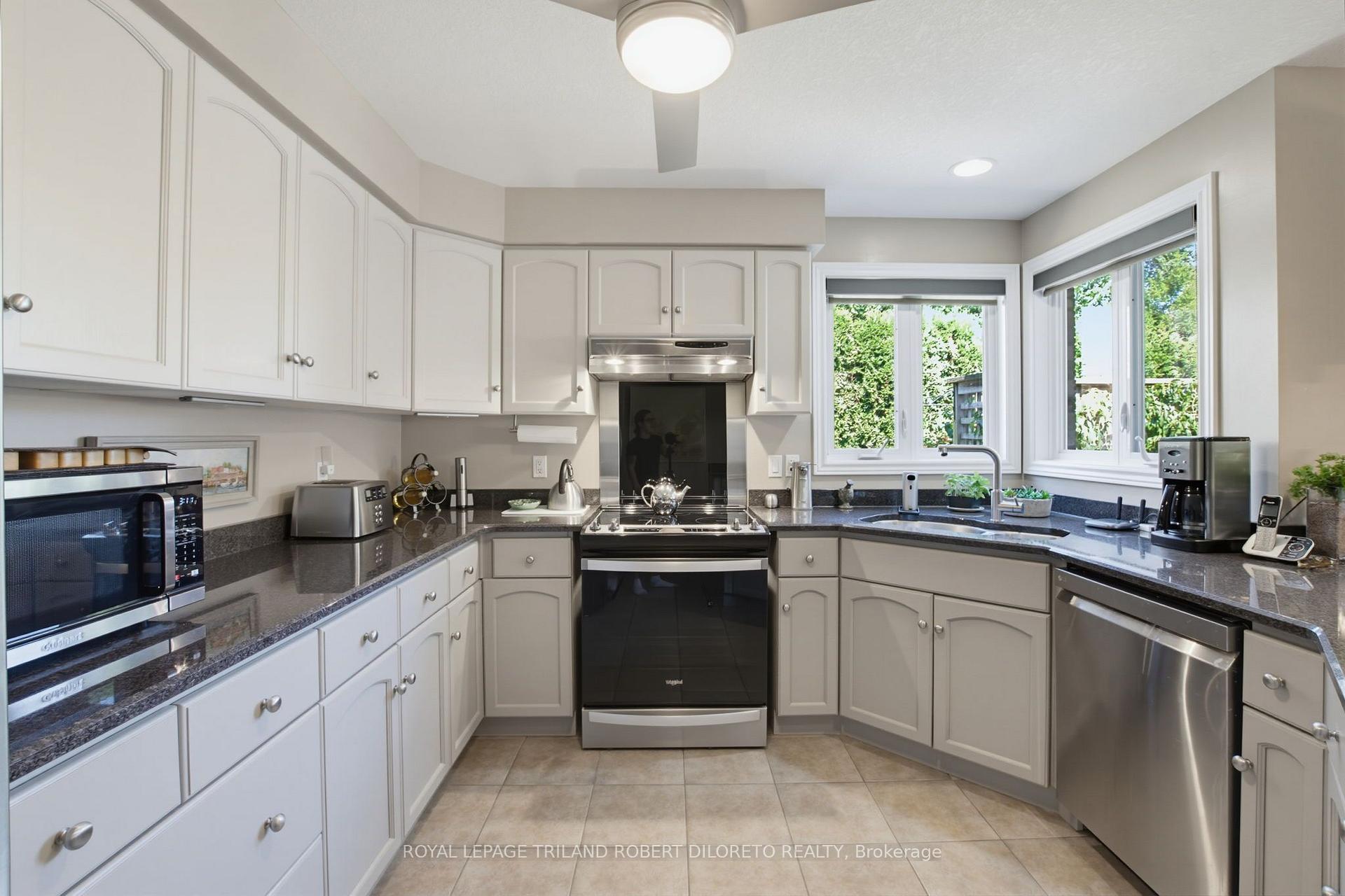 Photo 29 of 9989 Oxbow Drive, Middlesex Centre, Komoka — HOMEH