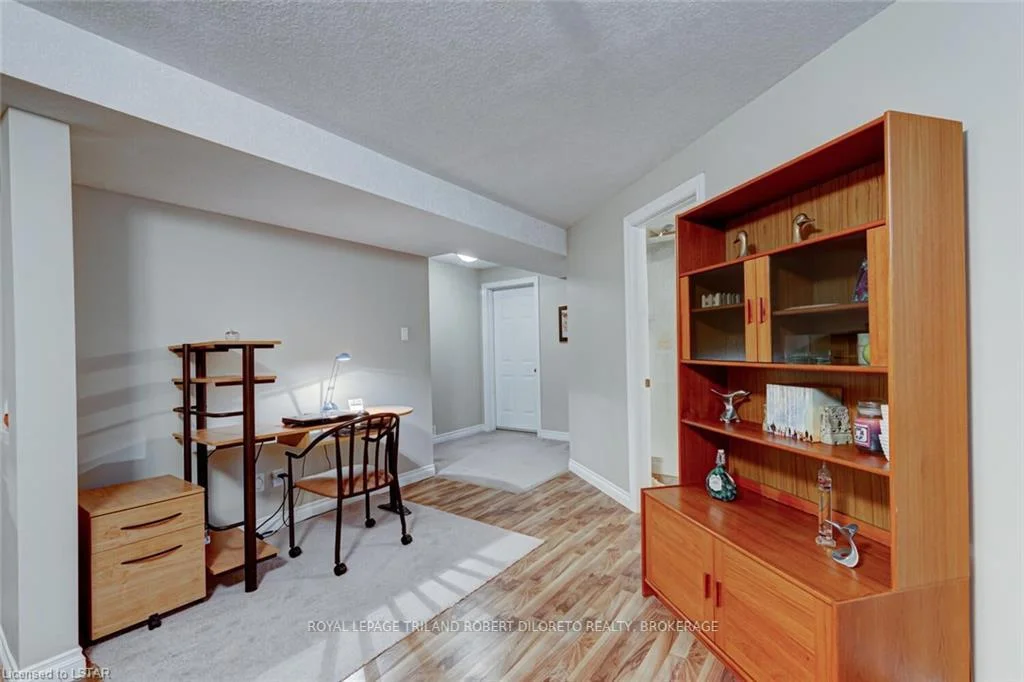 Photo 55 of 9989 Oxbow Drive, Middlesex Centre, Komoka — HOMEH
