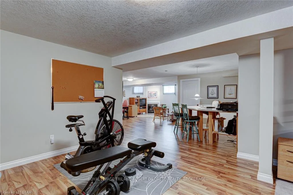 Photo 63 of 9989 Oxbow Drive, Middlesex Centre, Komoka — HOMEH