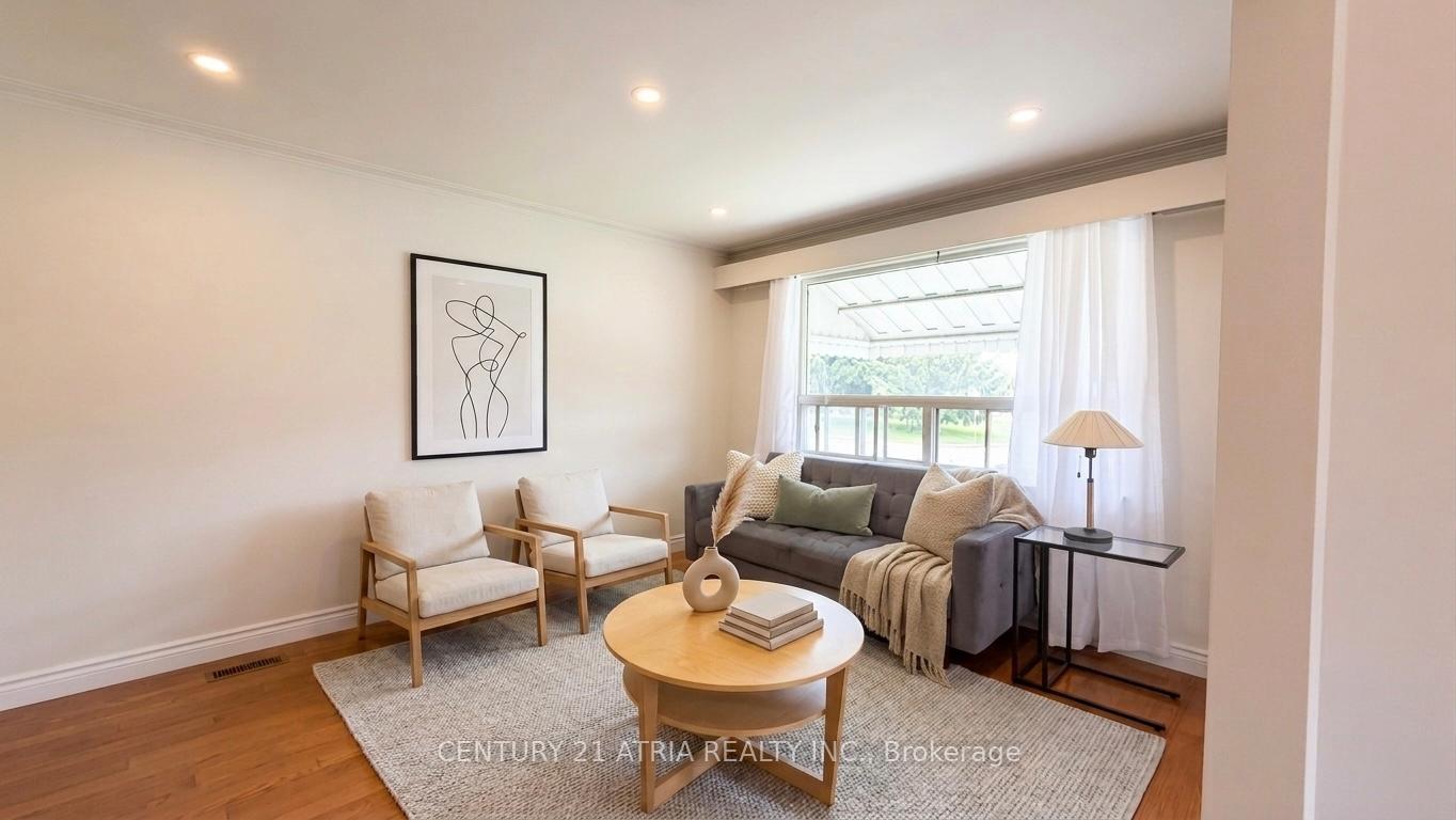 Photo 1 of 115 Ellington Drive, Scarborough, Wexford-Maryvale — HOMEH