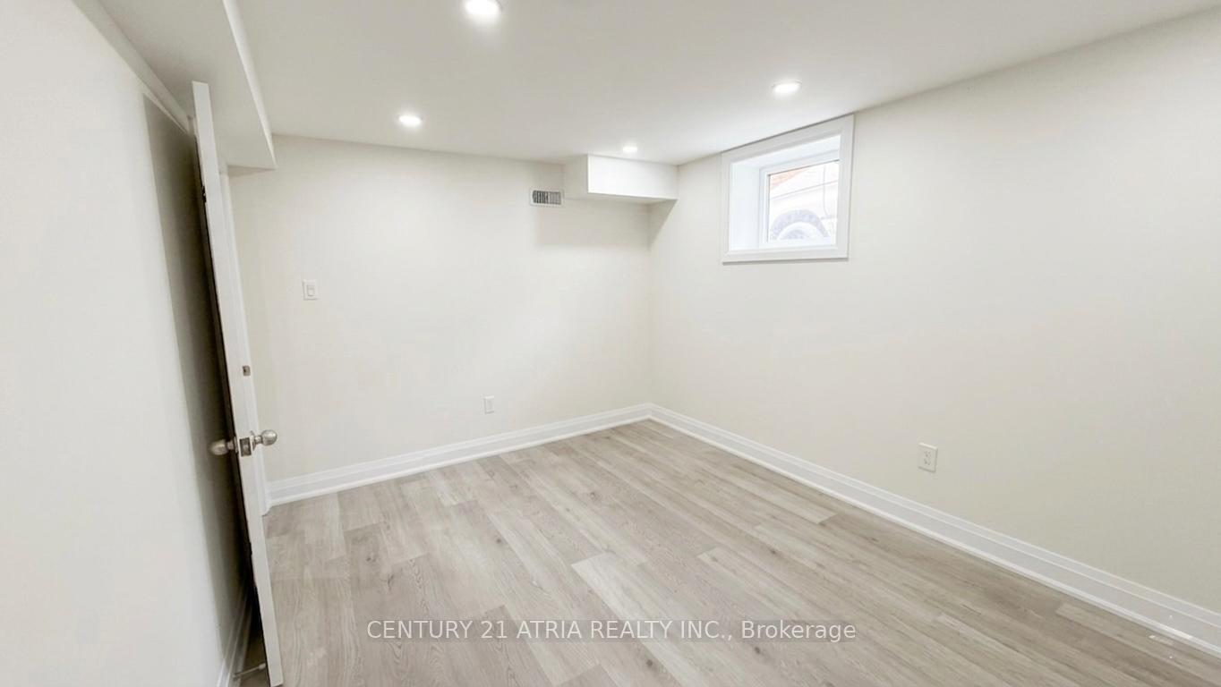 Photo 16 of 115 Ellington Drive, Scarborough, Wexford-Maryvale — HOMEH