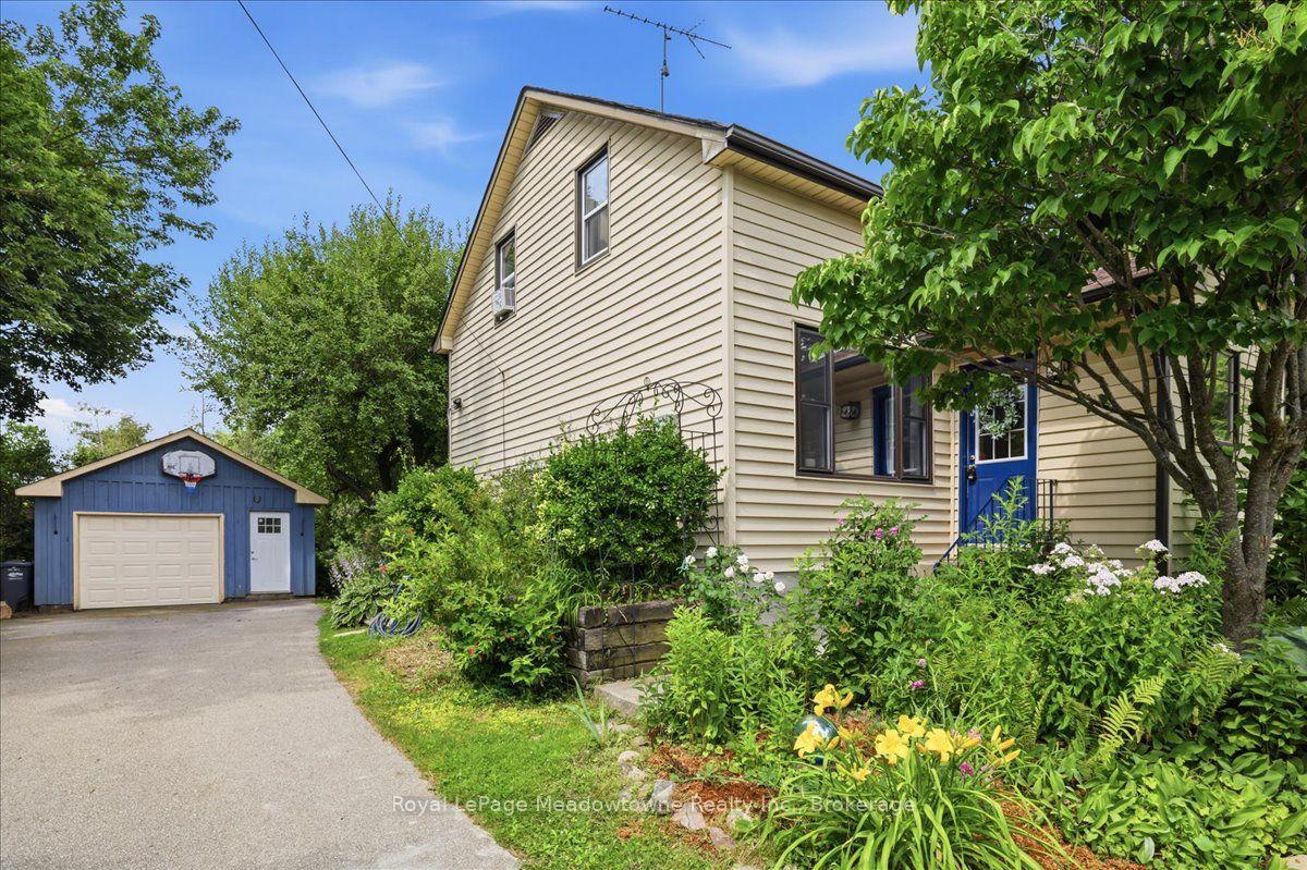 Photo 2 of 11024 First Line Nassagaweya, Milton, Moffat — HOMEH