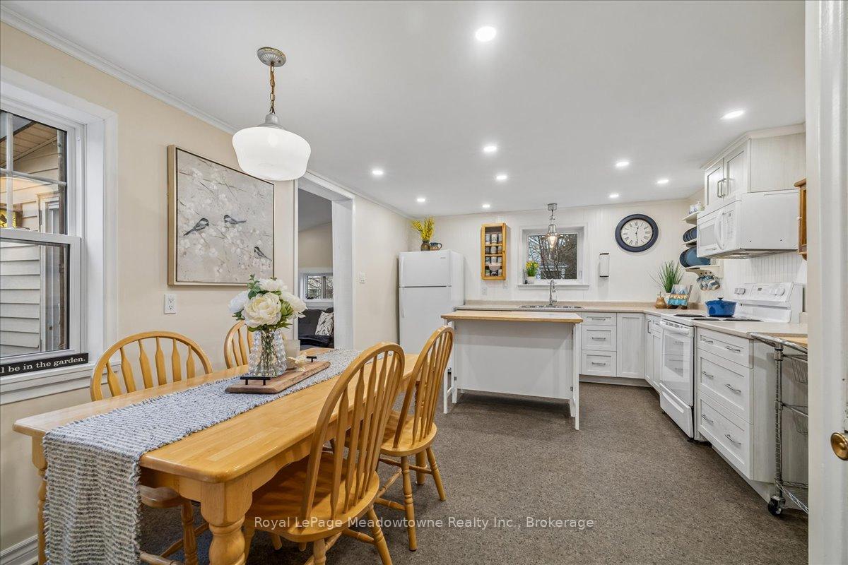 Photo 22 of 11024 First Line Nassagaweya, Milton, Moffat — HOMEH