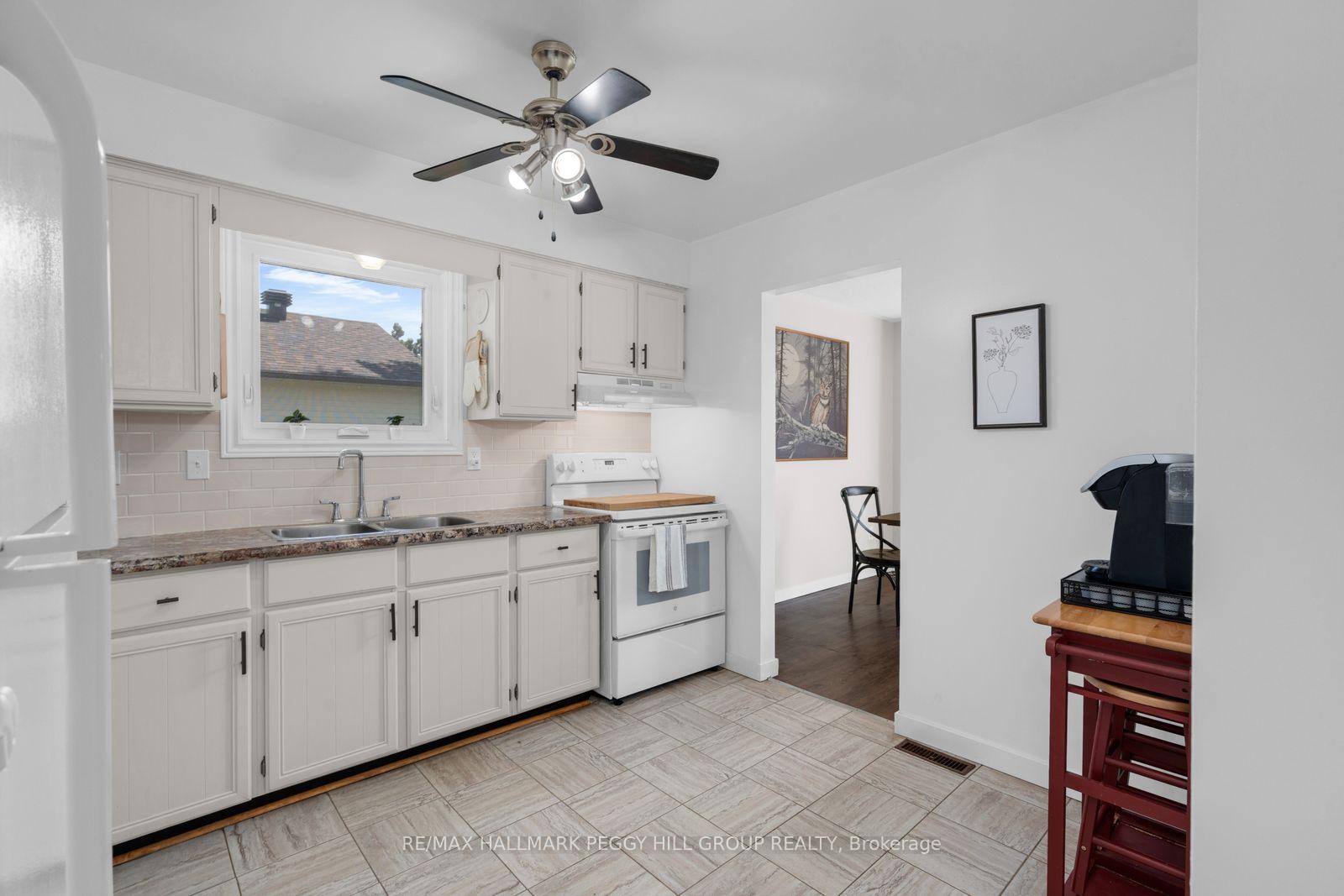 Photo 5 of 6 Cindy Lee Crescent, Orillia — HOMEH