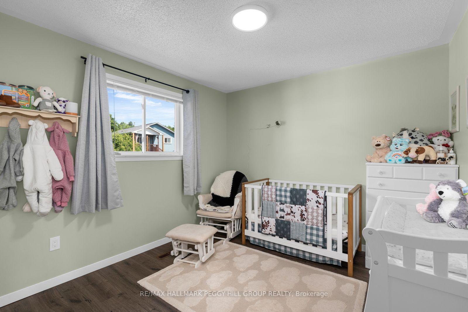 Photo 8 of 6 Cindy Lee Crescent, Orillia — HOMEH