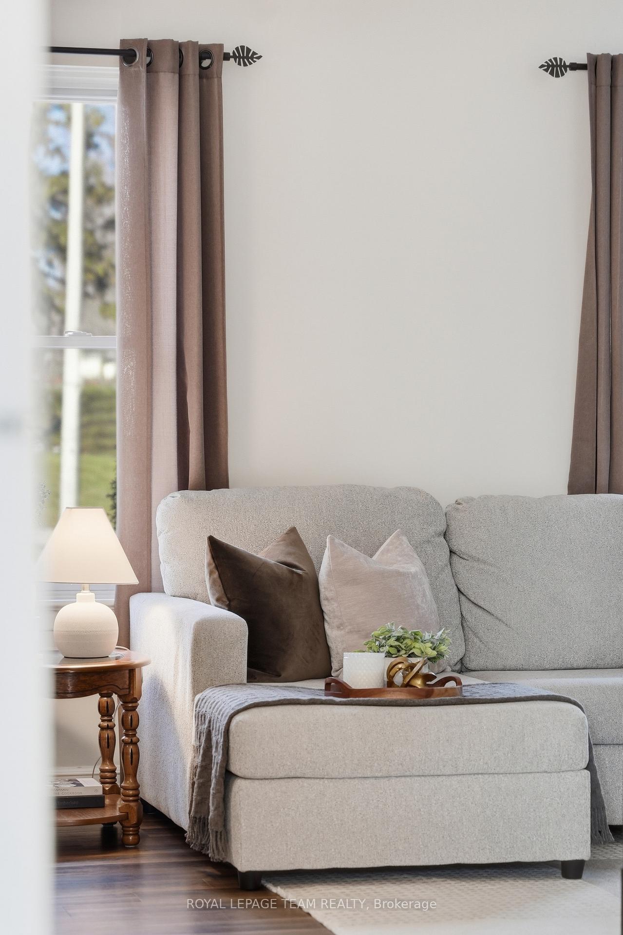 Photo 12 of 67 Castlefrank Road, Ottawa, Kanata - Glencairn/Hazeldean — HOMEH