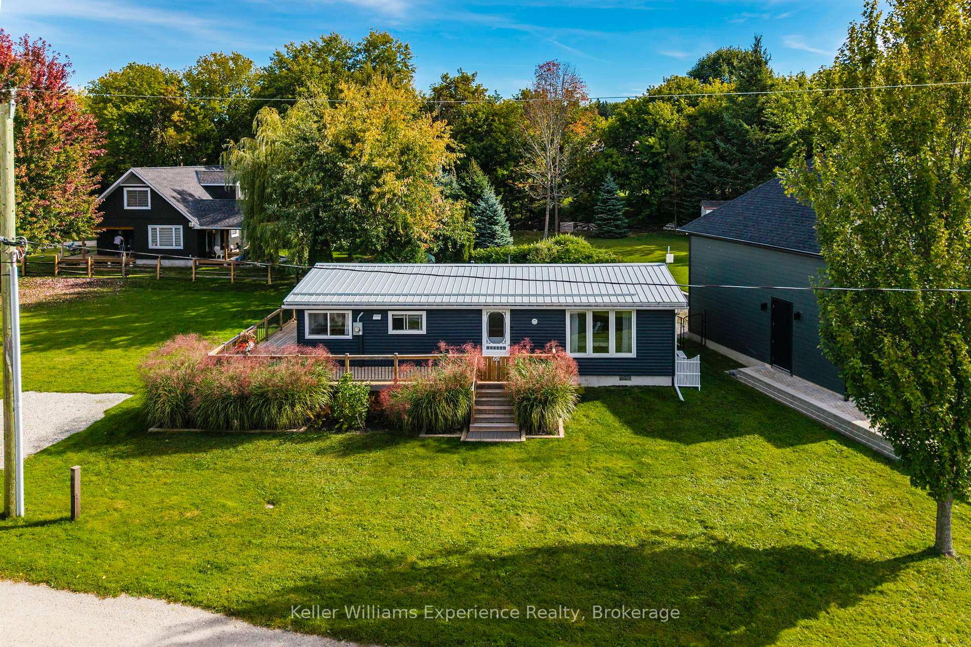 Photo 5 of 681 McMurtry Road, Midland — HOMEH