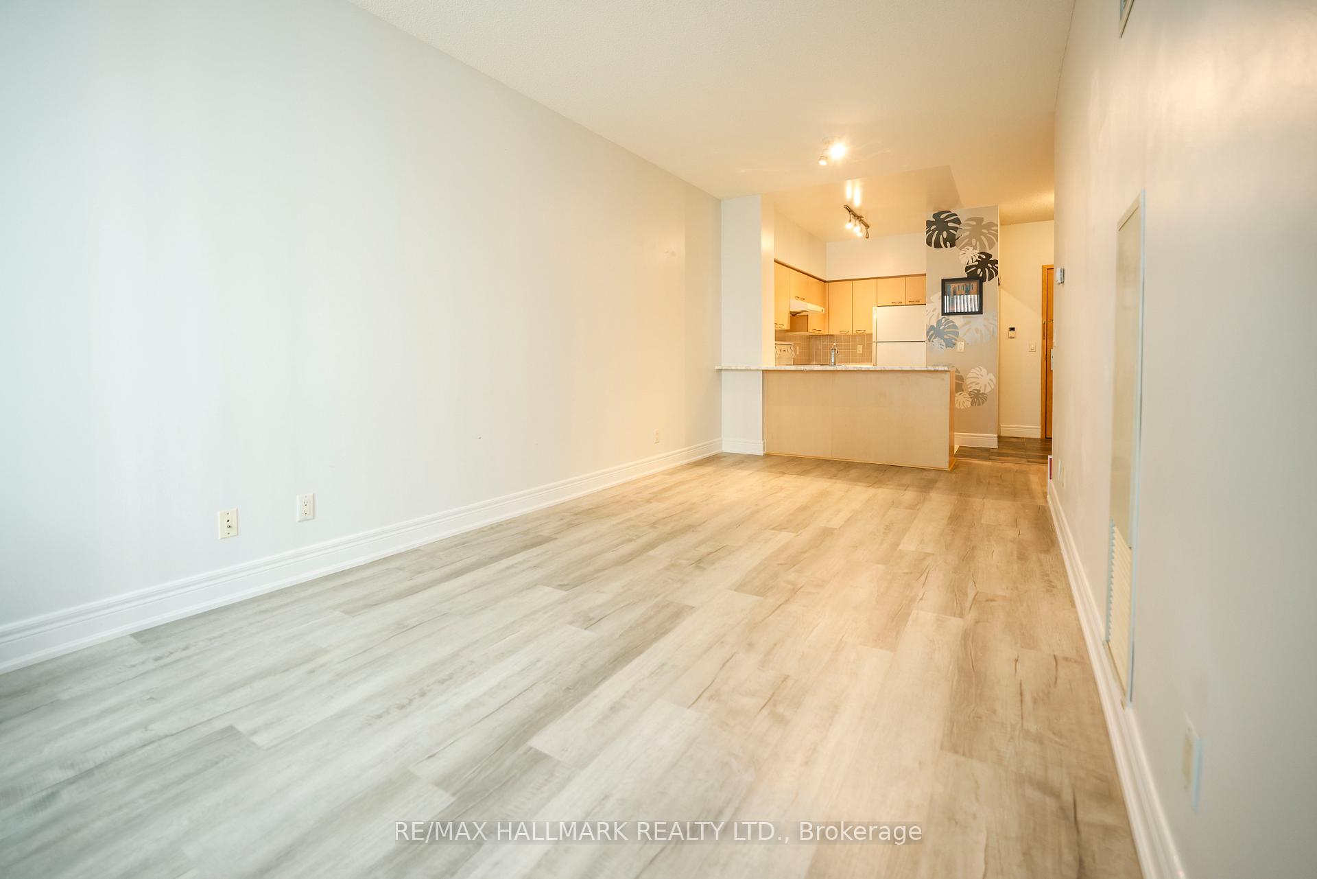 Photo 9 of Unit 112, 62 Suncrest Boulevard, Markham, Commerce Valley — HOMEH