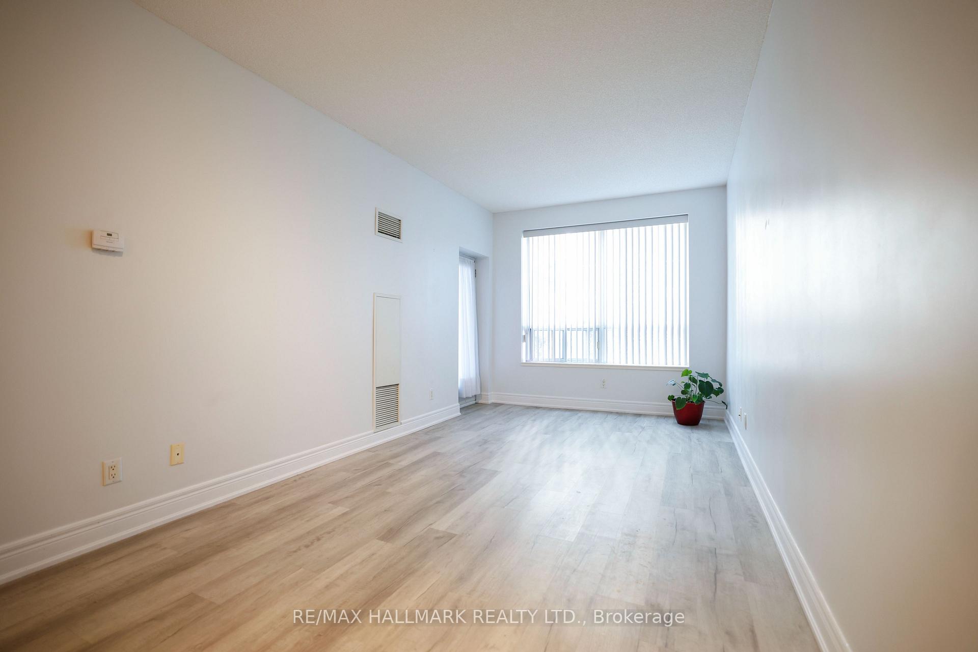 Photo 10 of Unit 112, 62 Suncrest Boulevard, Markham, Commerce Valley — HOMEH