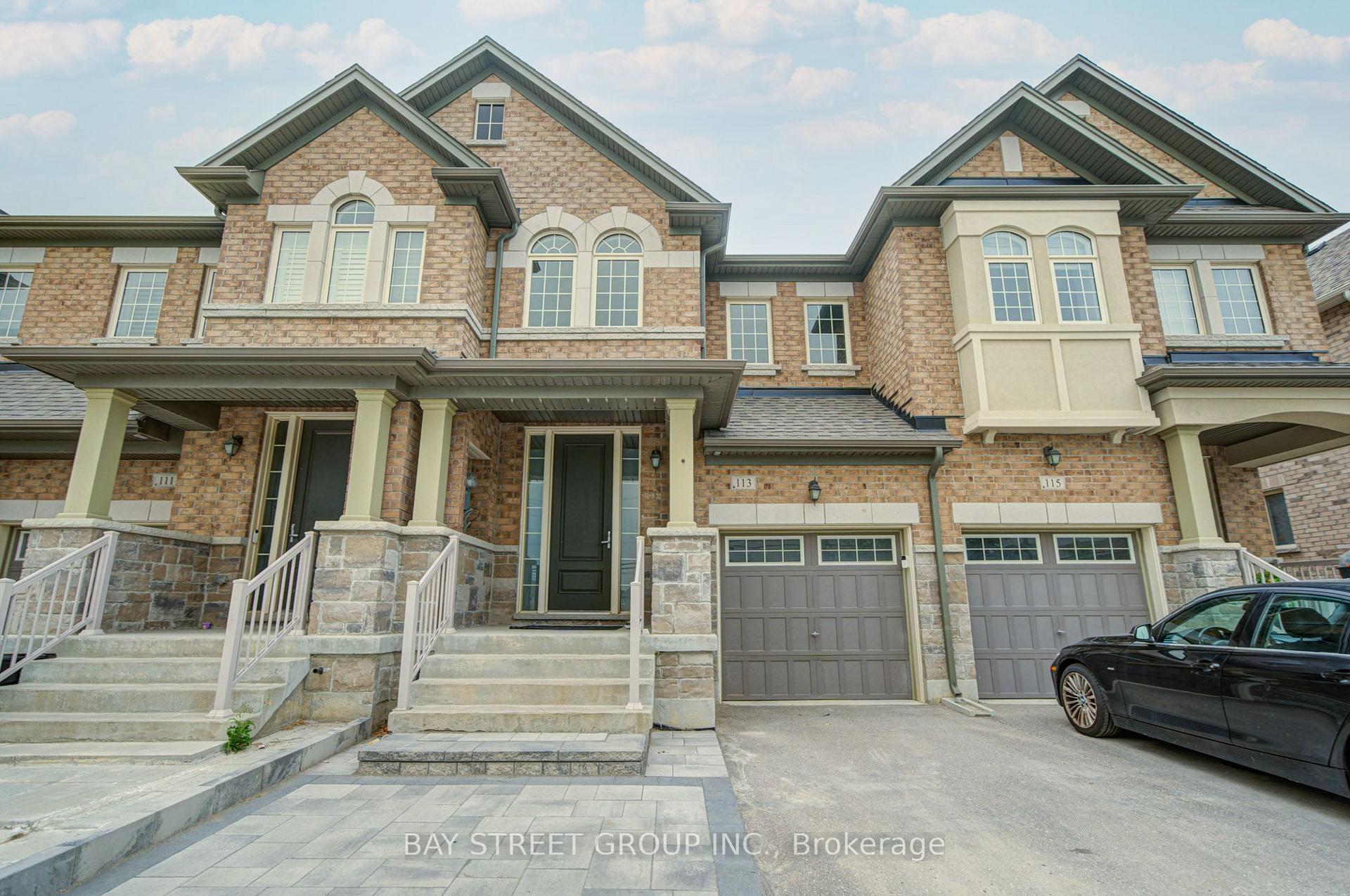 Photo 2 of 113 Drizzle Crescent, Richmond Hill, Oak Ridges — HOMEH