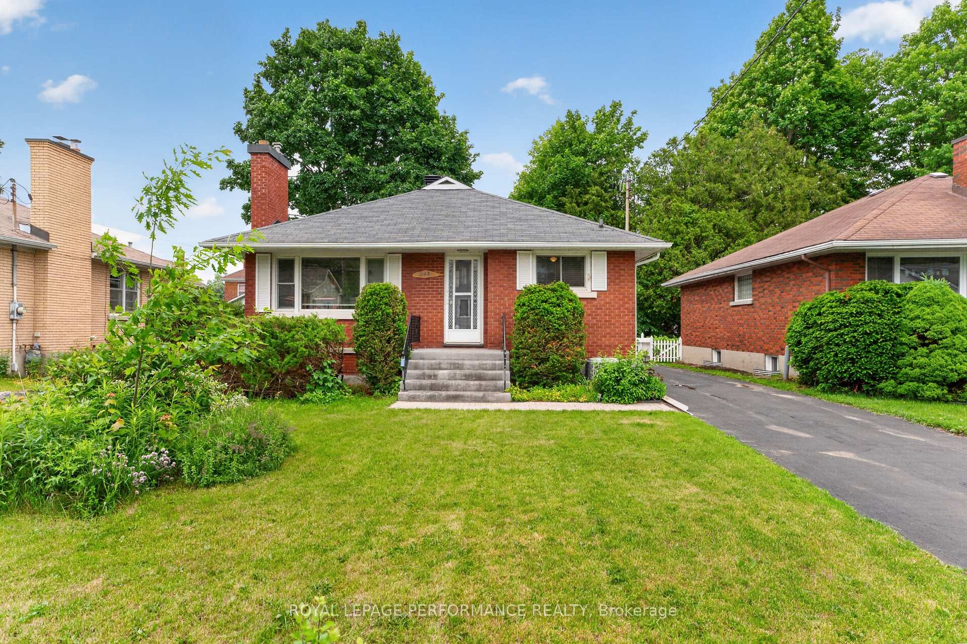 Photo 2 of 245 Compton Avenue, Ottawa, Woodroffe — HOMEH