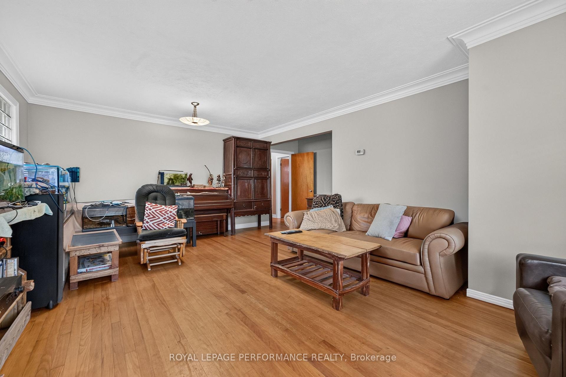 Photo 8 of 245 Compton Avenue, Ottawa, Woodroffe — HOMEH