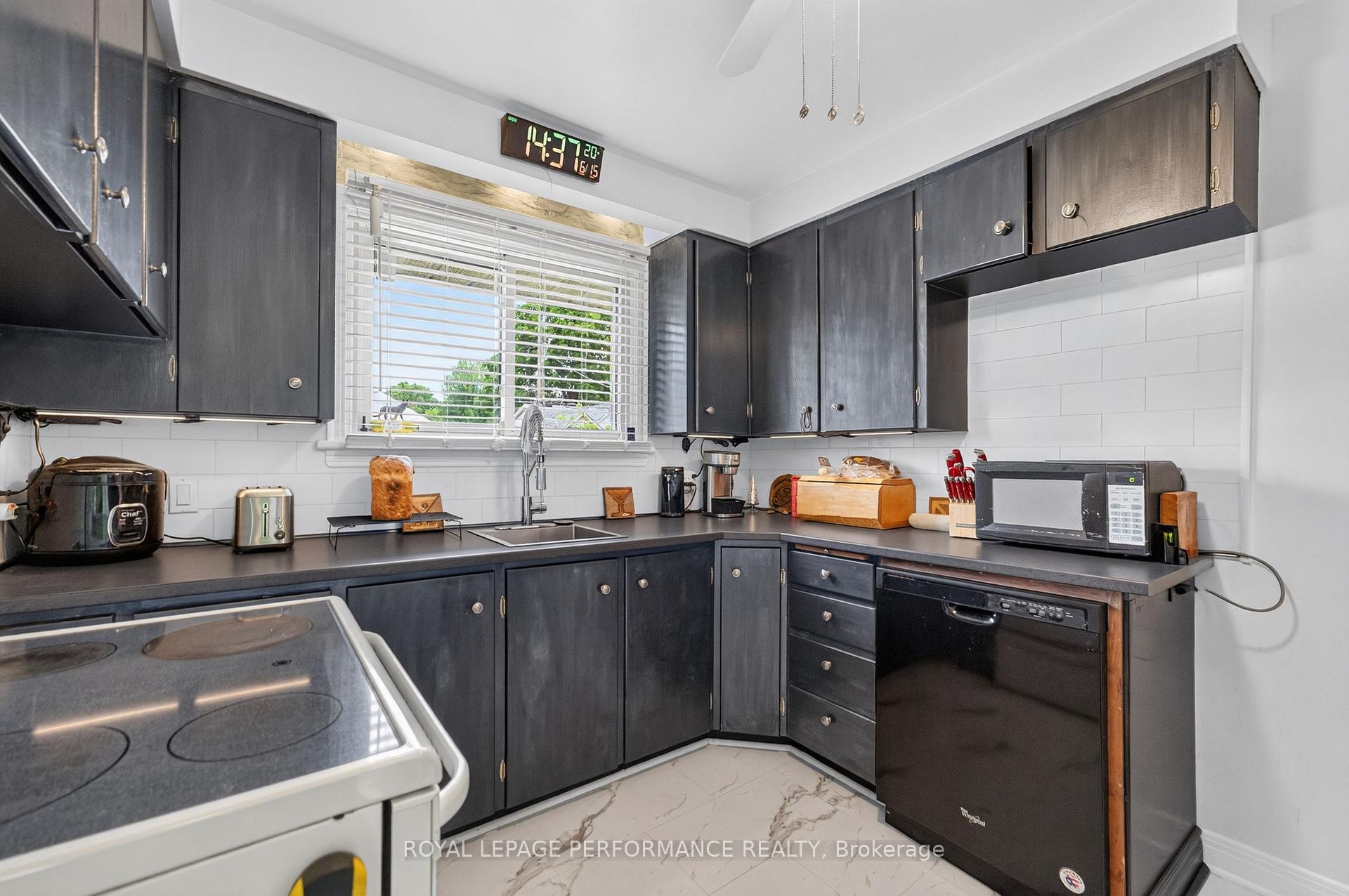 Photo 9 of 245 Compton Avenue, Ottawa, Woodroffe — HOMEH