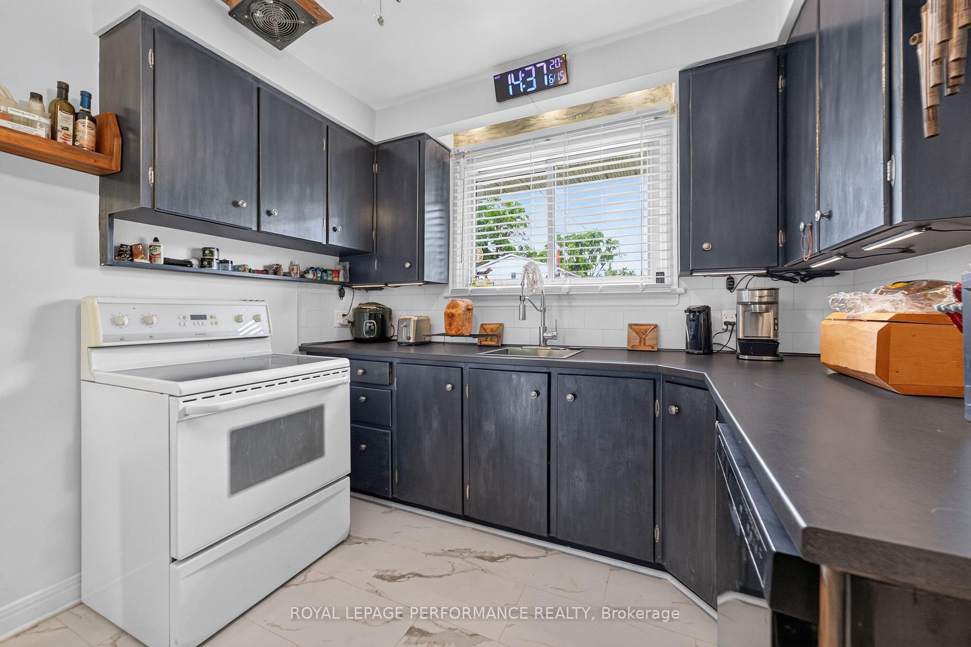 Photo 10 of 245 Compton Avenue, Ottawa, Woodroffe — HOMEH