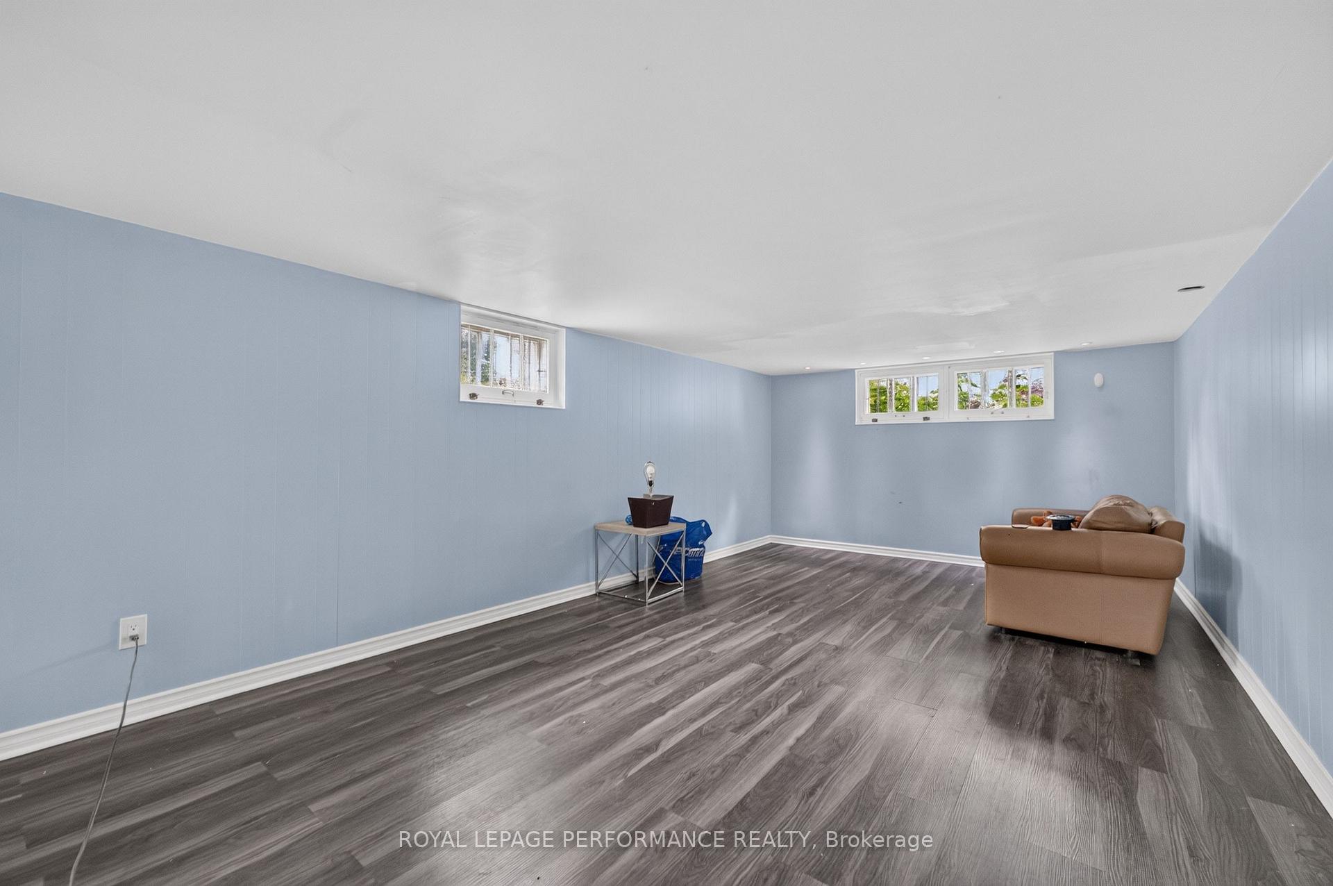 Photo 16 of 245 Compton Avenue, Ottawa, Woodroffe — HOMEH