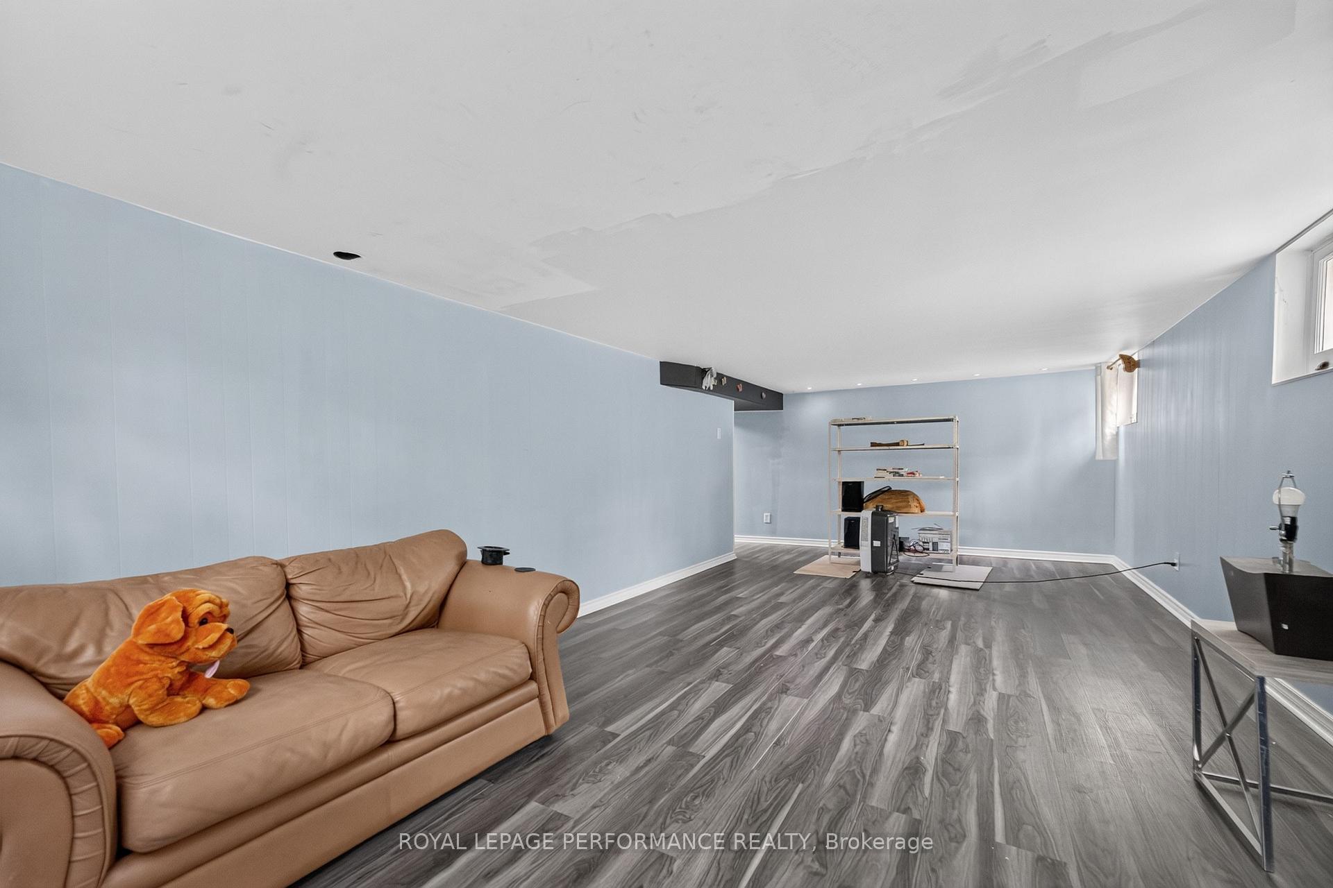 Photo 17 of 245 Compton Avenue, Ottawa, Woodroffe — HOMEH