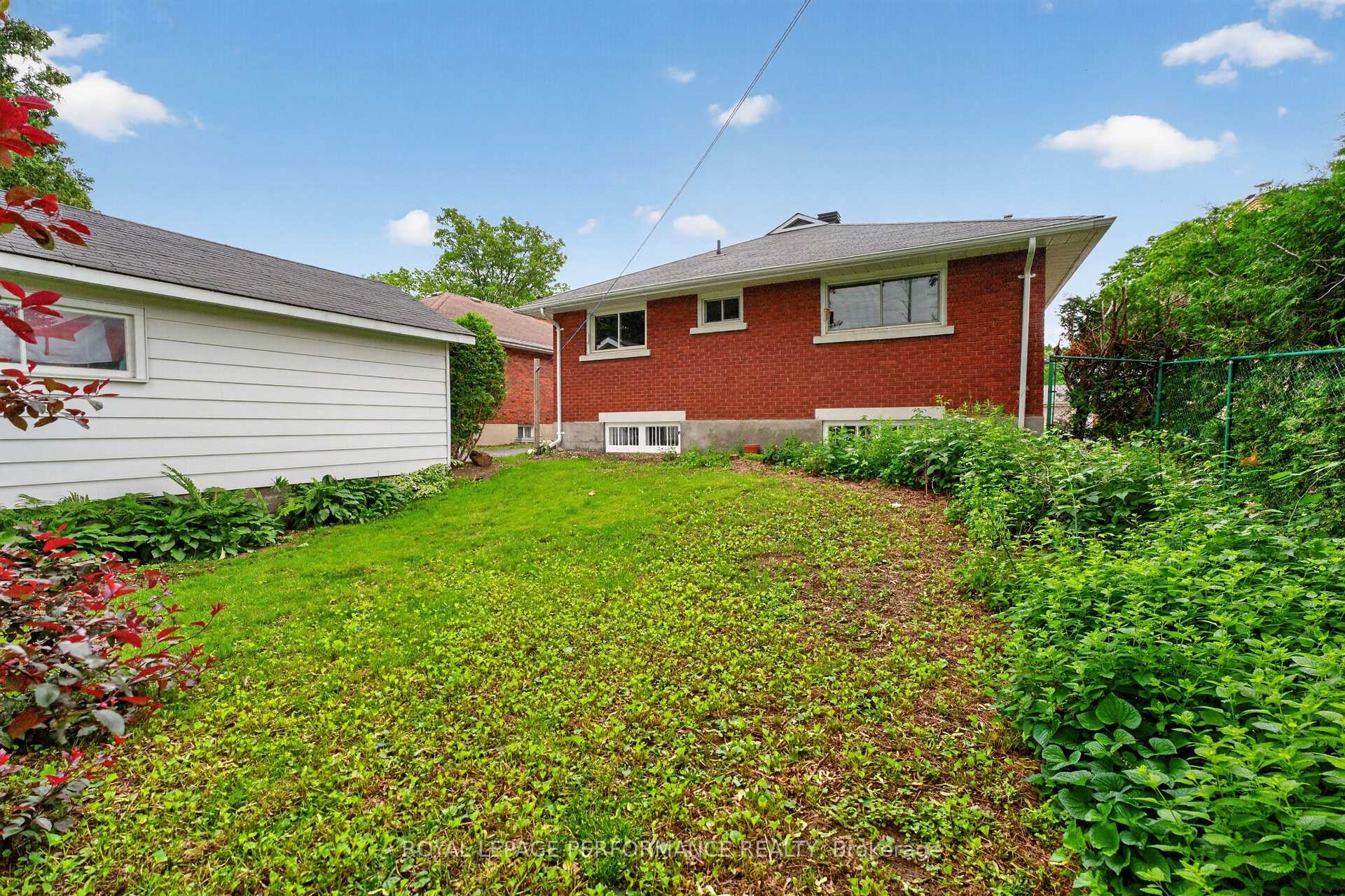 Photo 23 of 245 Compton Avenue, Ottawa, Woodroffe — HOMEH